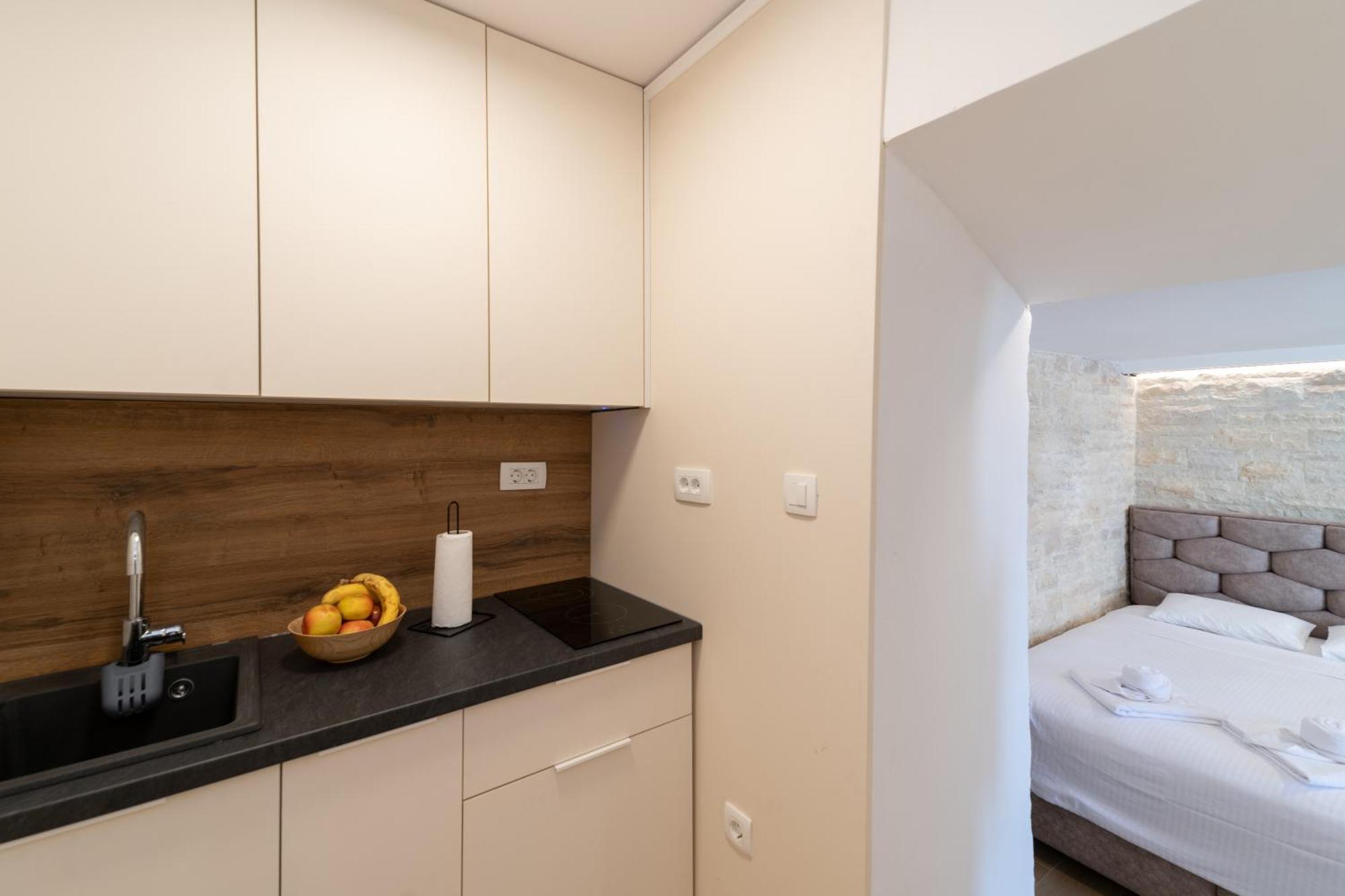 Christian Studio Apartments Umag Exterior photo