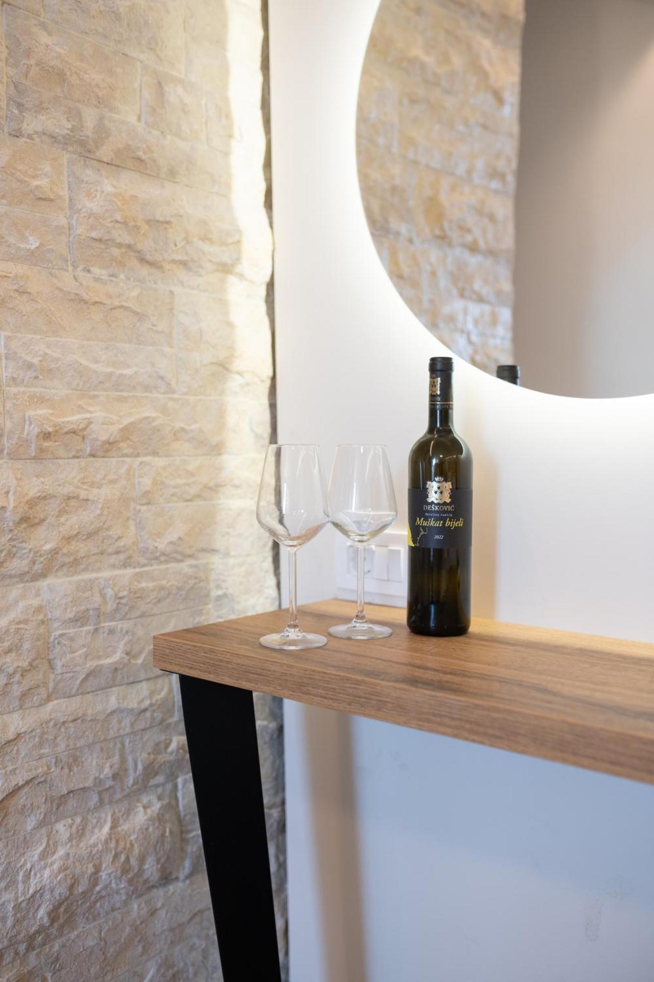 Christian Studio Apartments Umag Exterior photo
