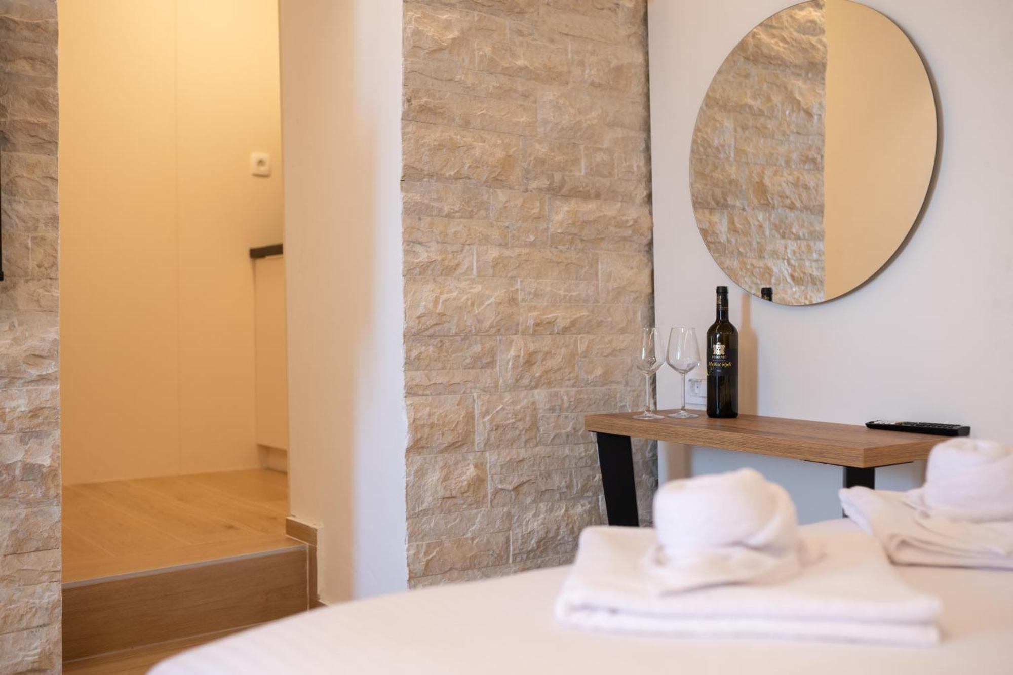 Christian Studio Apartments Umag Exterior photo