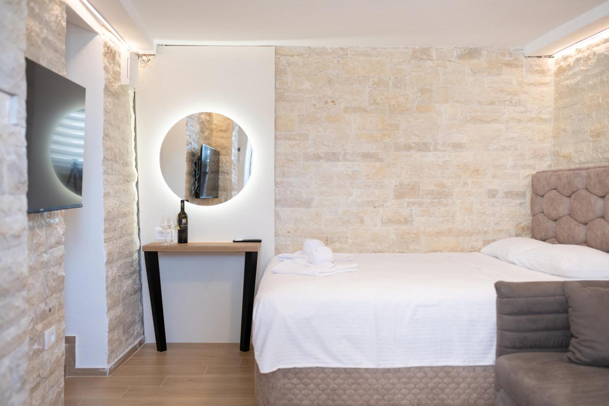 Christian Studio Apartments Umag Exterior photo